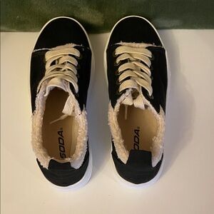 Soda Women's Black and Cream Sneakers